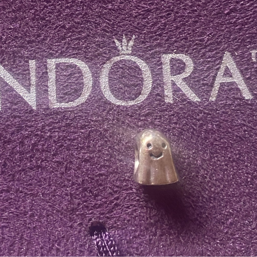 Pandora ghost charm retired and rare. Never worn.